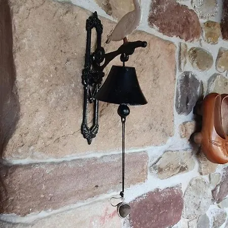 Casa Candidita - Tradicional Casa Montanesa Vargas